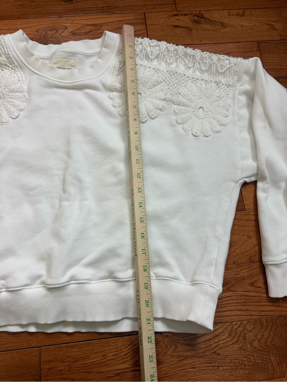 American Eagle Embroidered Crochet Floral Crewneck - Picture 7 of 7